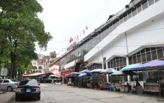 Chợ Cốc Lếu ở Lào Cai: cách dạo chợ và chọn hàng vùng biên