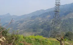 Tả Phìn mùa ruộng bậc thang và bản làng dưới núi