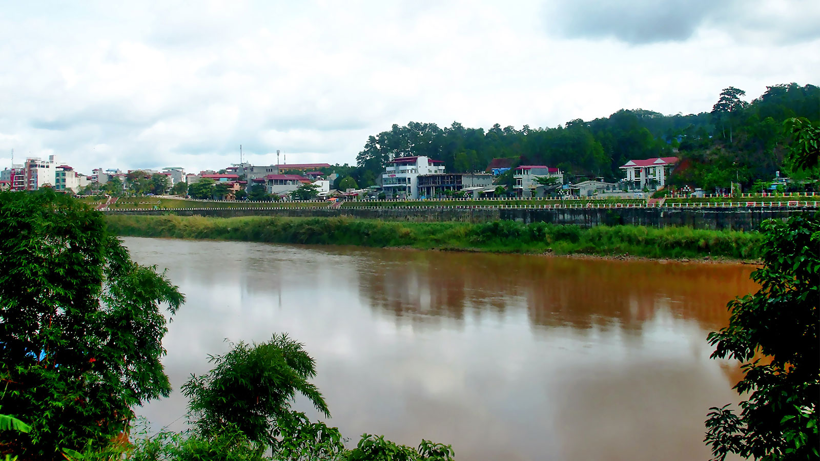 Tả Van ở homestay, ăn cơm nhà và đi bộ ngắm thung lũng