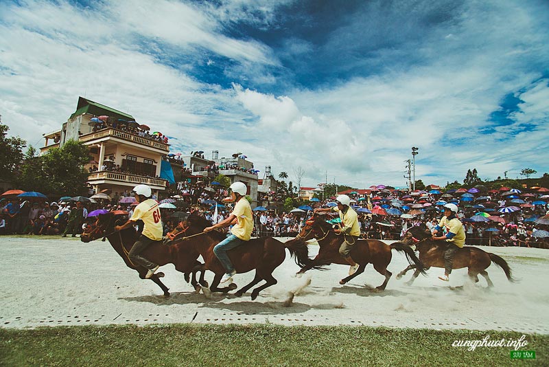 Bắc Hà ăn gì quanh chợ phiên, từ thắng cố đến phở chua và mèn mén